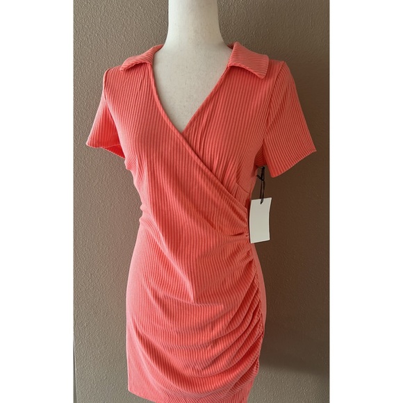 Ribbed v neckline dress - Picture 5 of 9